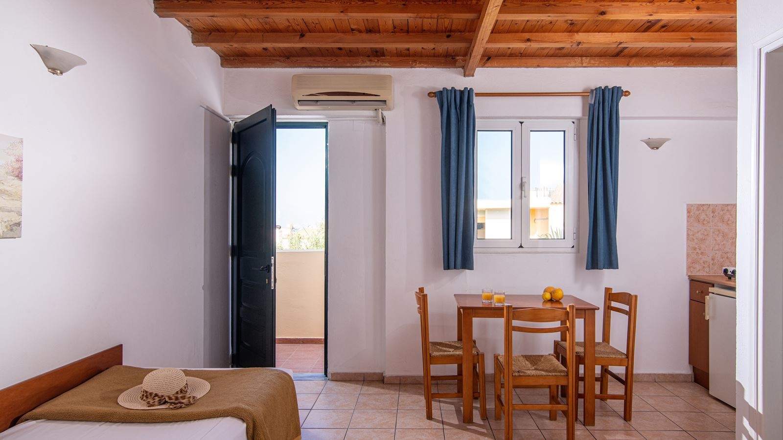 rooms-one-bedroom-apartment-with-sea-view