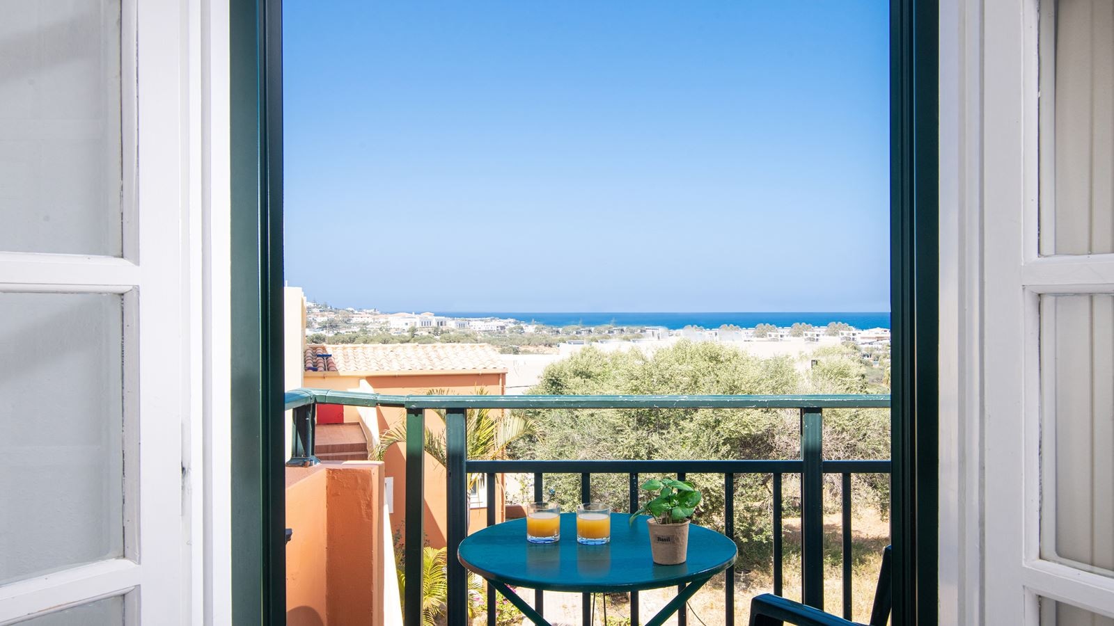 rooms-family-apartment-with-sea-view