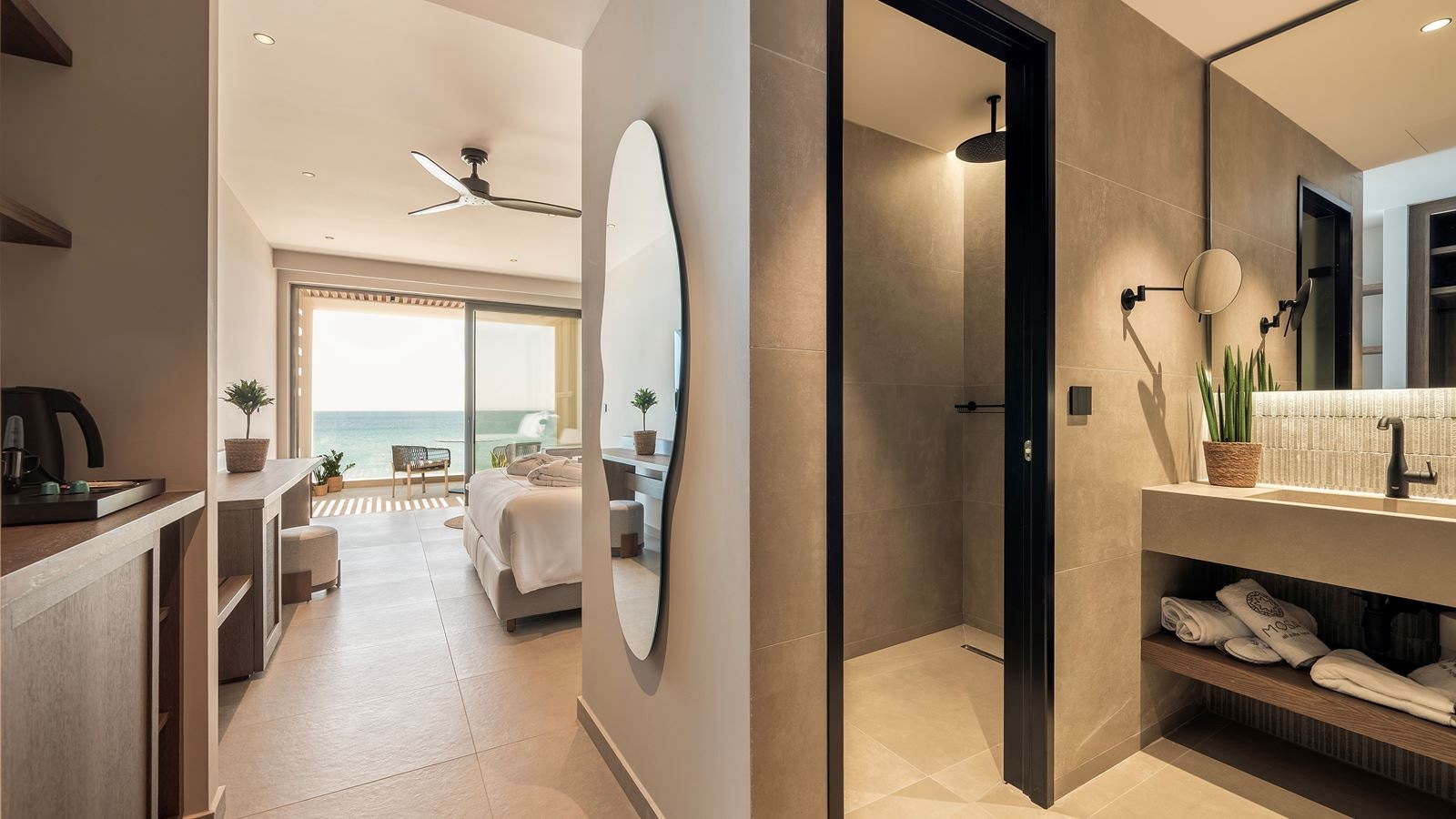 rooms-suite-superior-sea-view-with-balcony