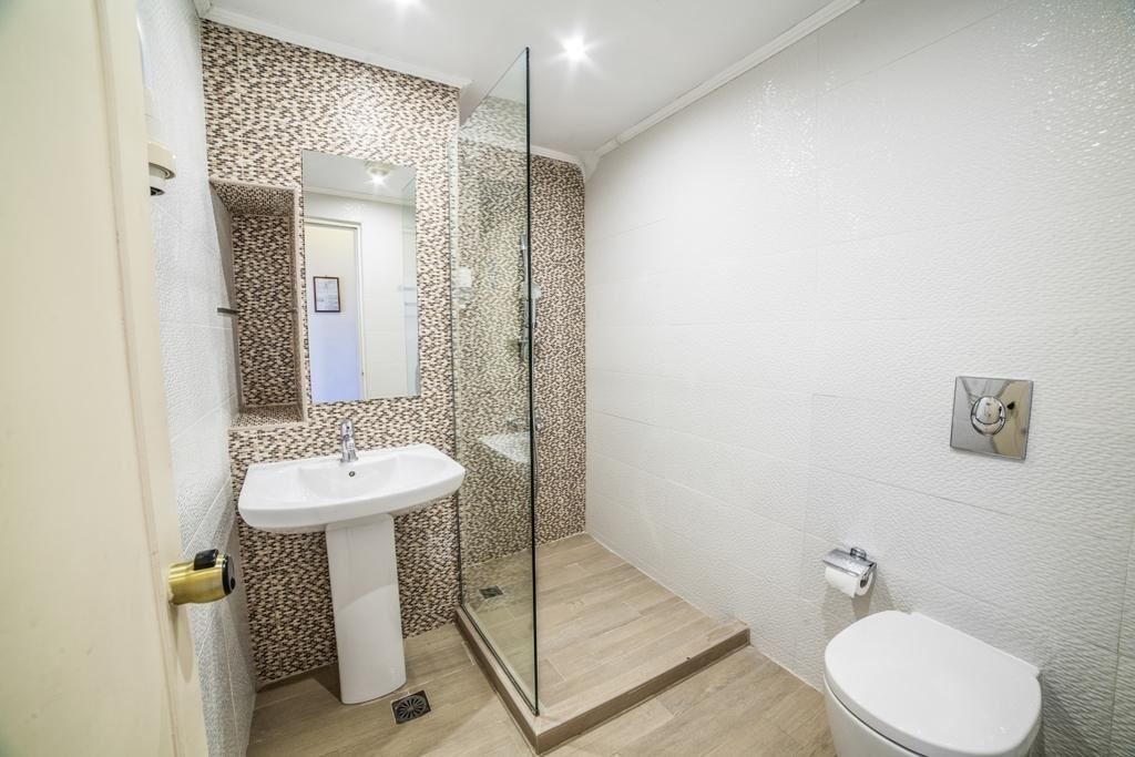 rooms-room-double-cityview-balcony