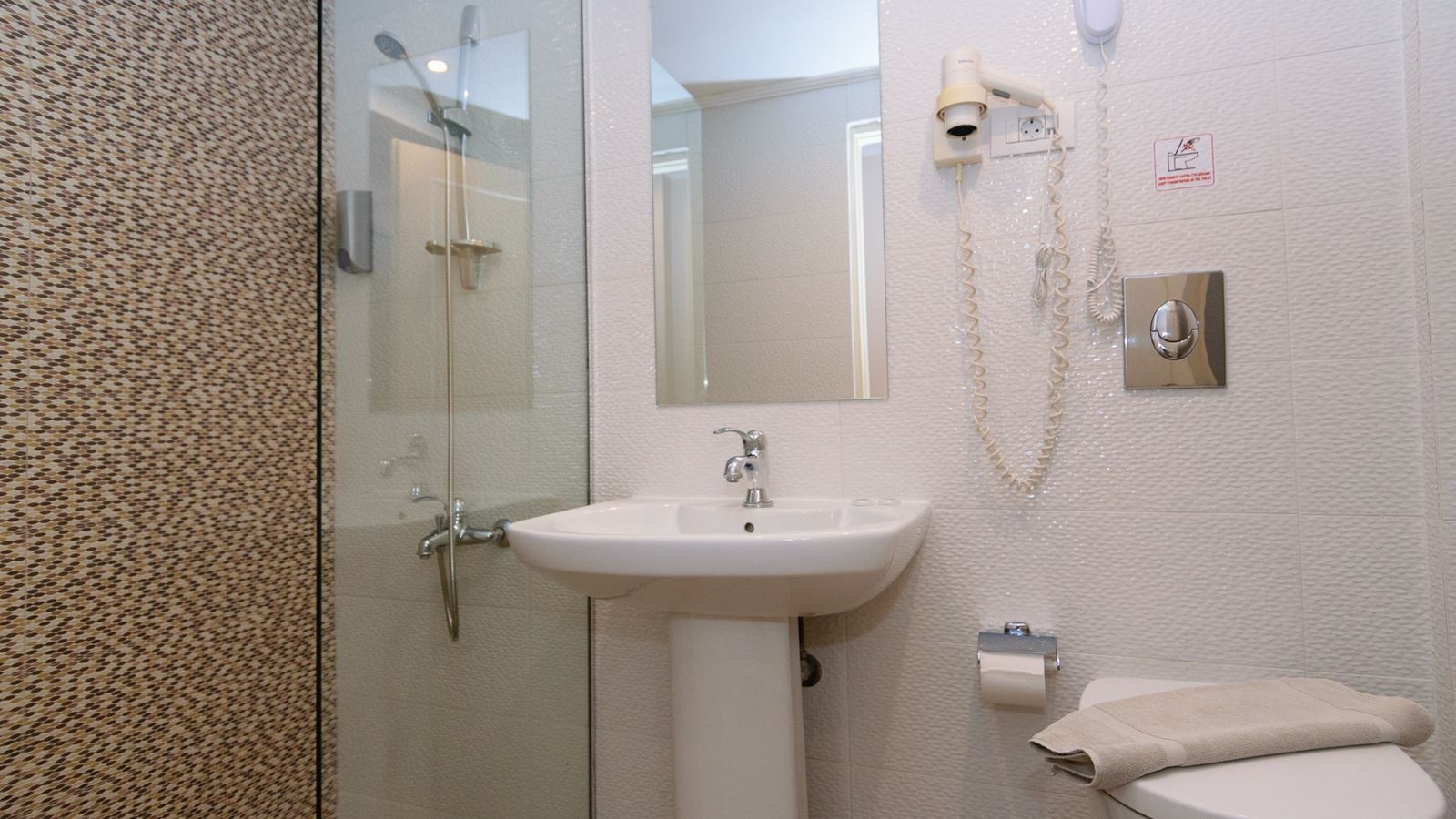 rooms-room-double-cityview-balcony