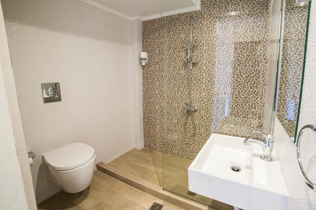 rooms-room-triple-cityview-balcony