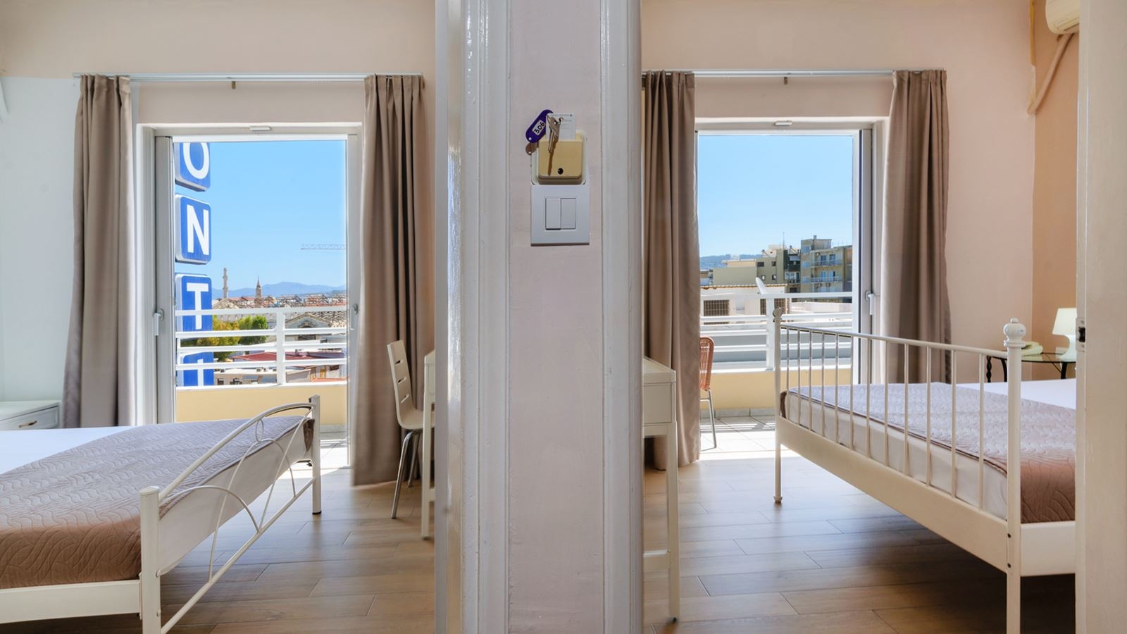 rooms-room-triple-cityview-balcony