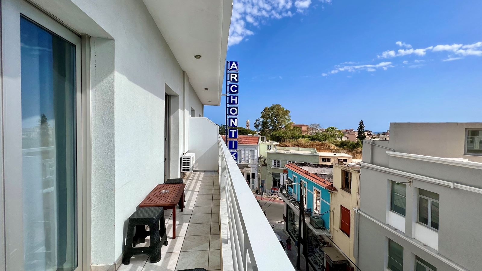 rooms-room-triple-cityview-balcony
