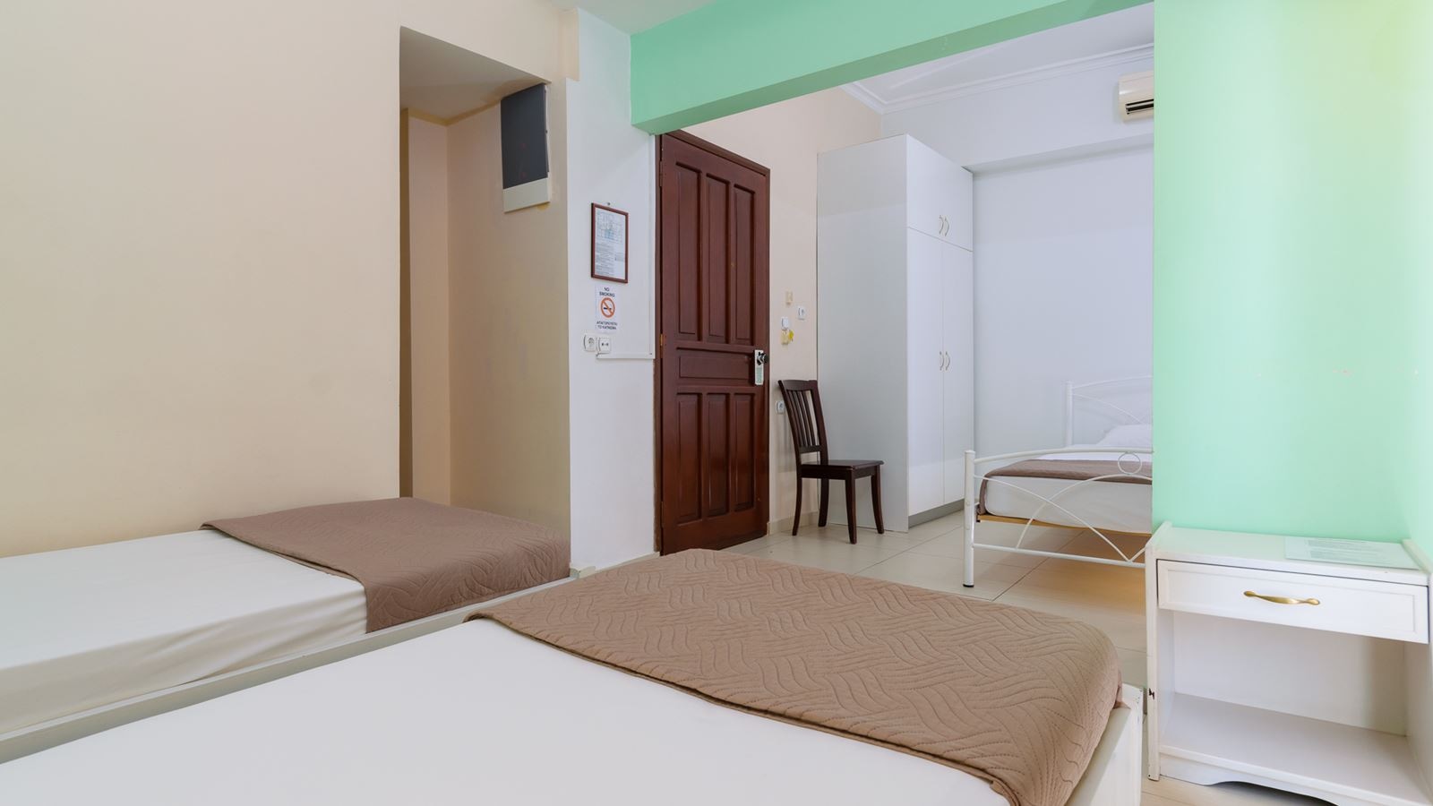 rooms-room-triple-cityview-balcony