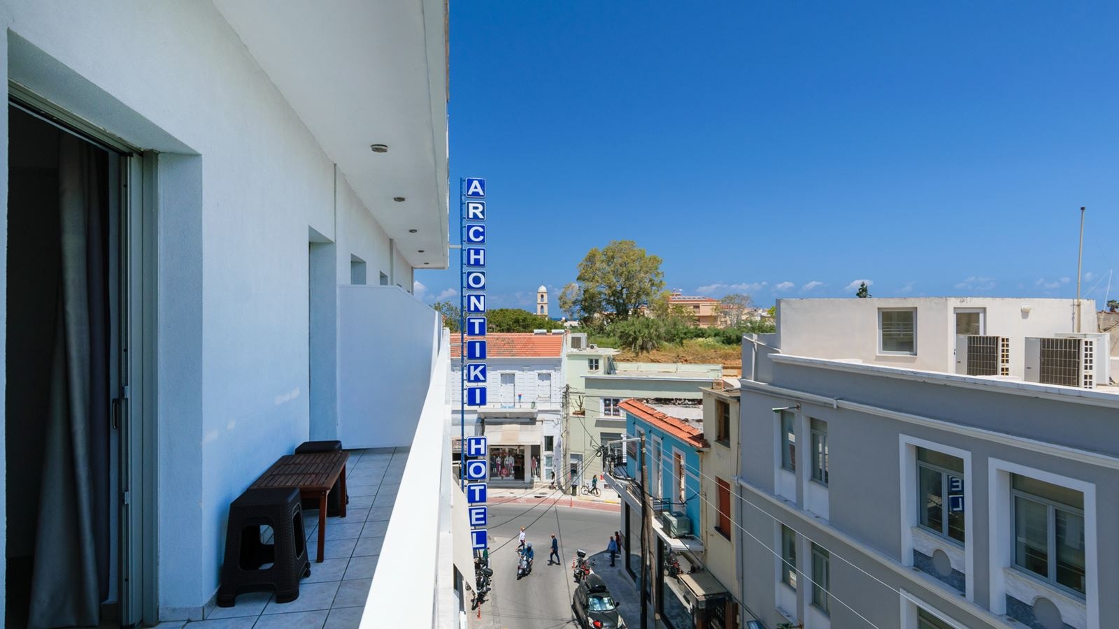 rooms-room-quintuple-cityview-balcony