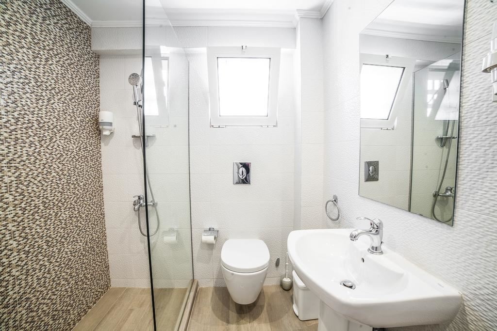 rooms-room-quintuple-cityview-balcony