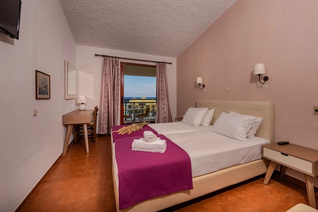 rooms-classic-double-inland-view