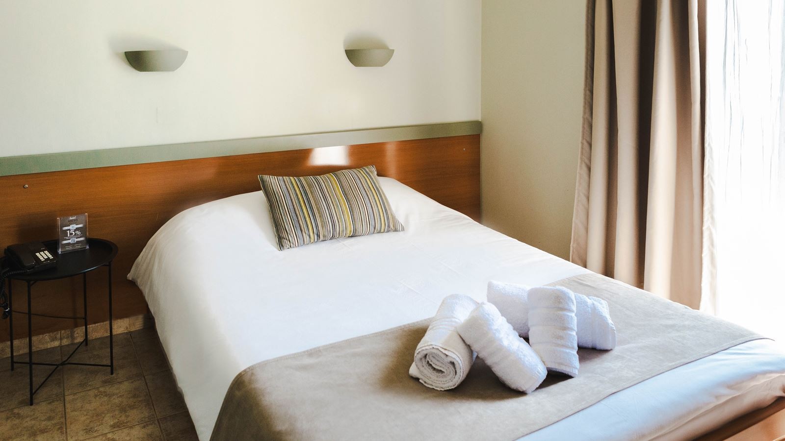 rooms-single-room