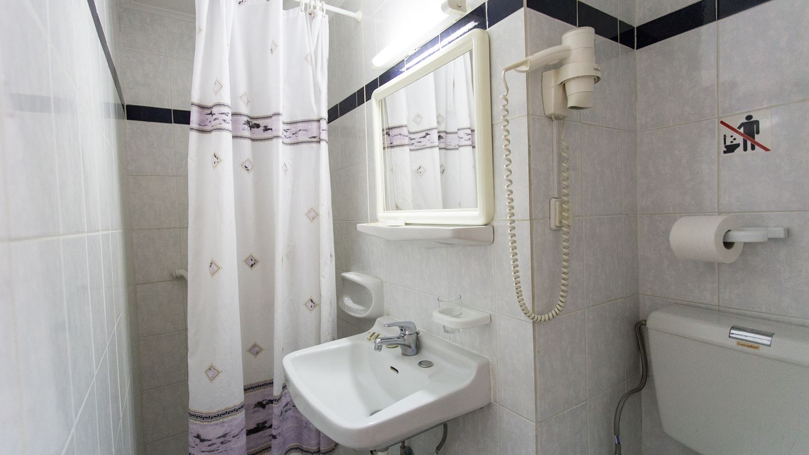 rooms-single-room