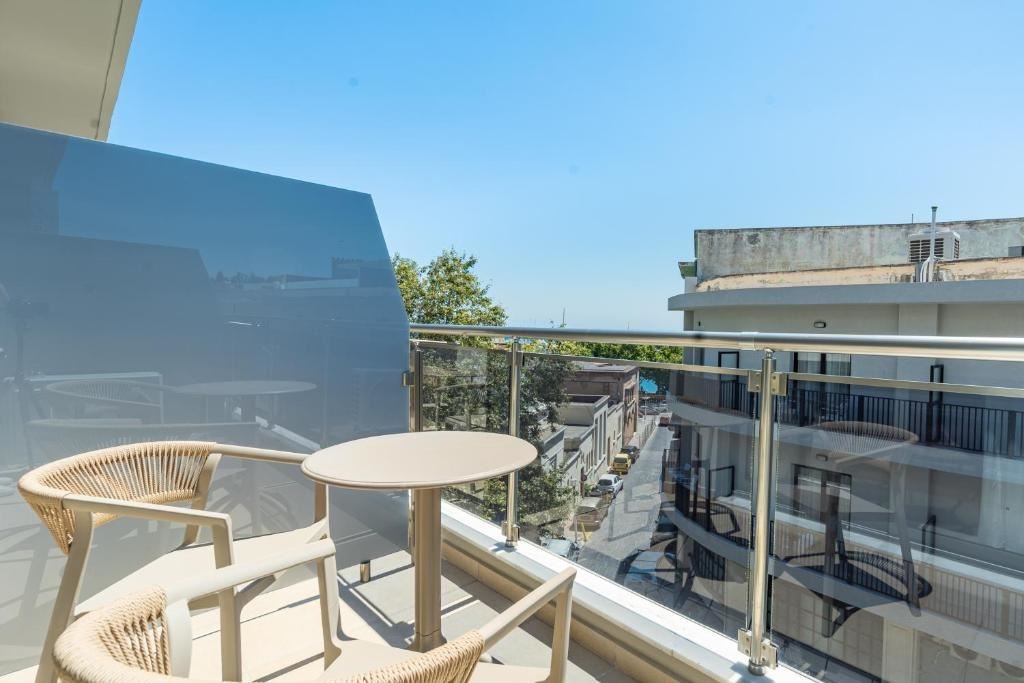 rooms-deluxe-junior-suite-|-capacity-3