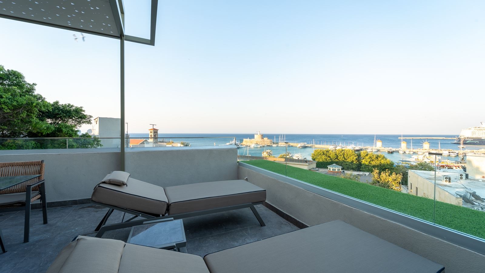 rooms-superior-king-suite