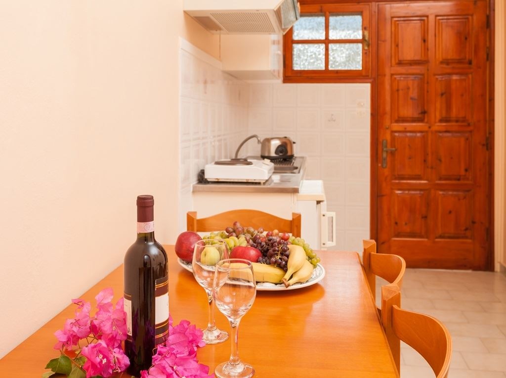 rooms-apartment-terrace