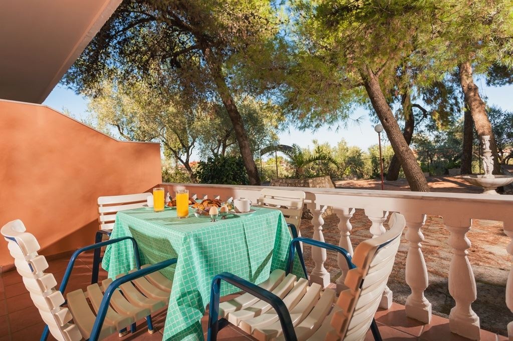 rooms-apartment-terrace