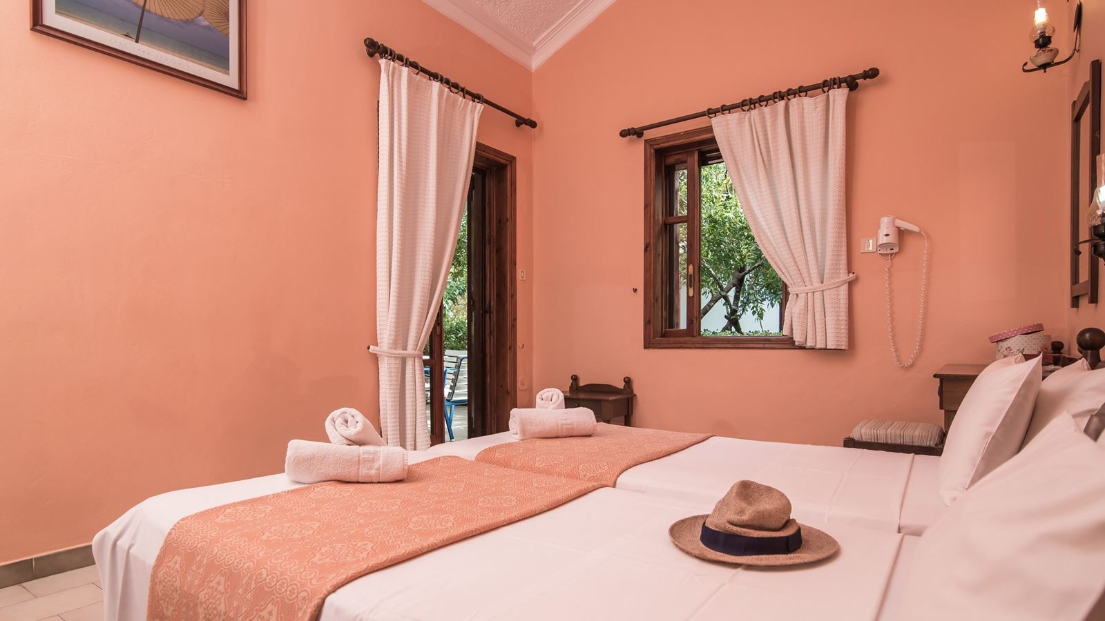 rooms-villa-classic-terrace