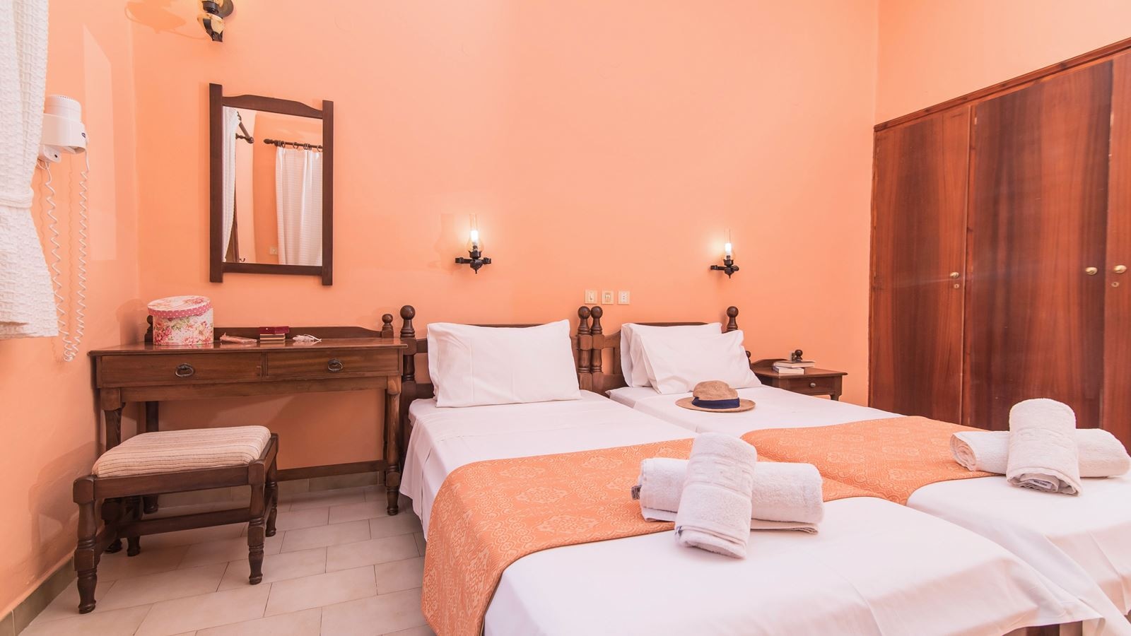 rooms-villa-classic-terrace