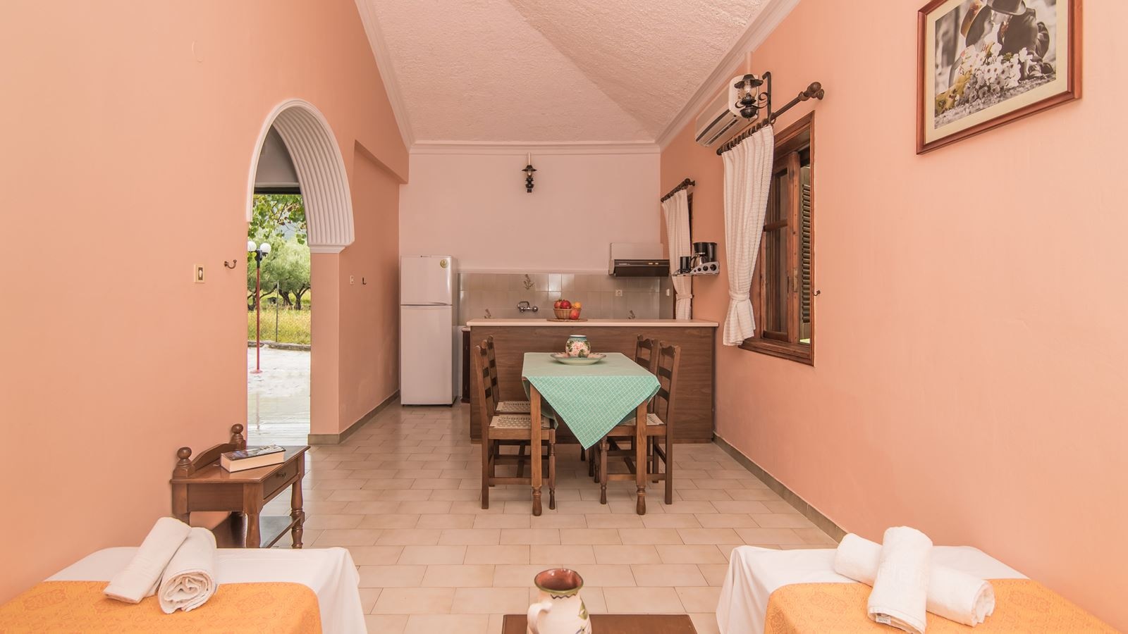 rooms-villa-classic-terrace