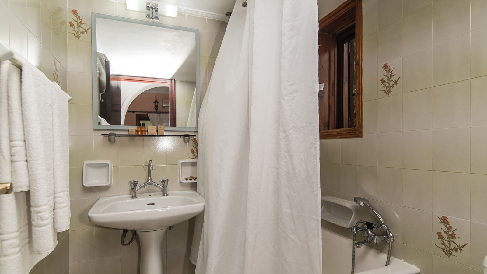 rooms-villa-classic-terrace