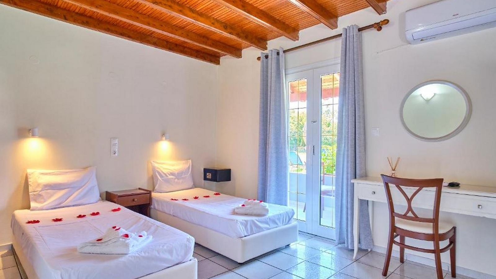 rooms-mαisonette-landview