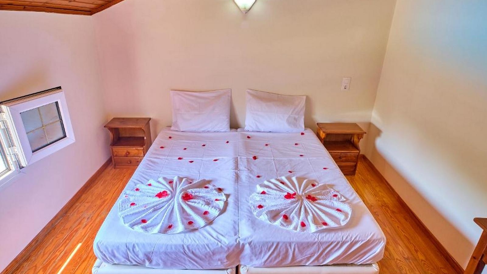 rooms-mαisonette-landview