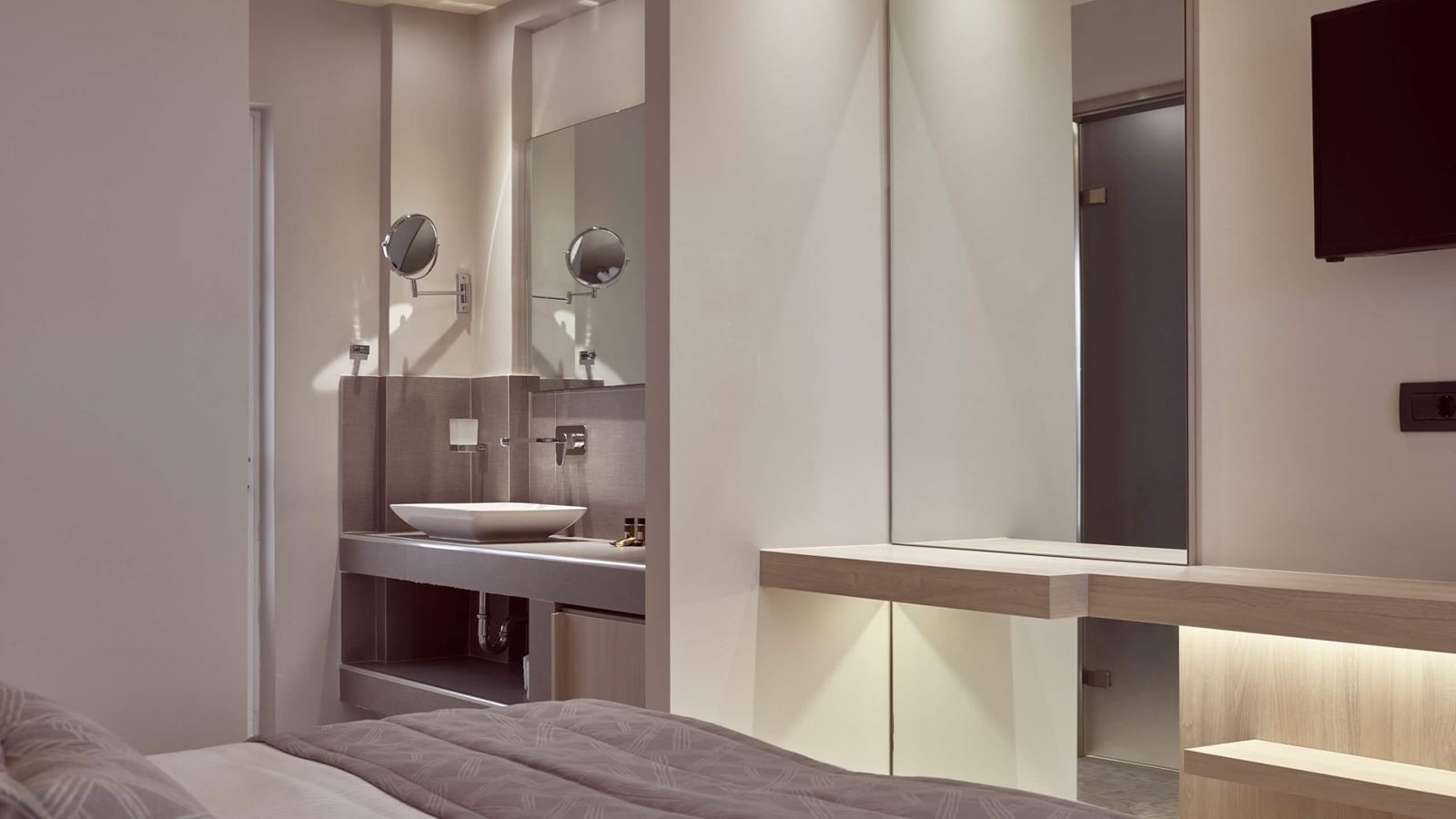 rooms-standard-room-balcony