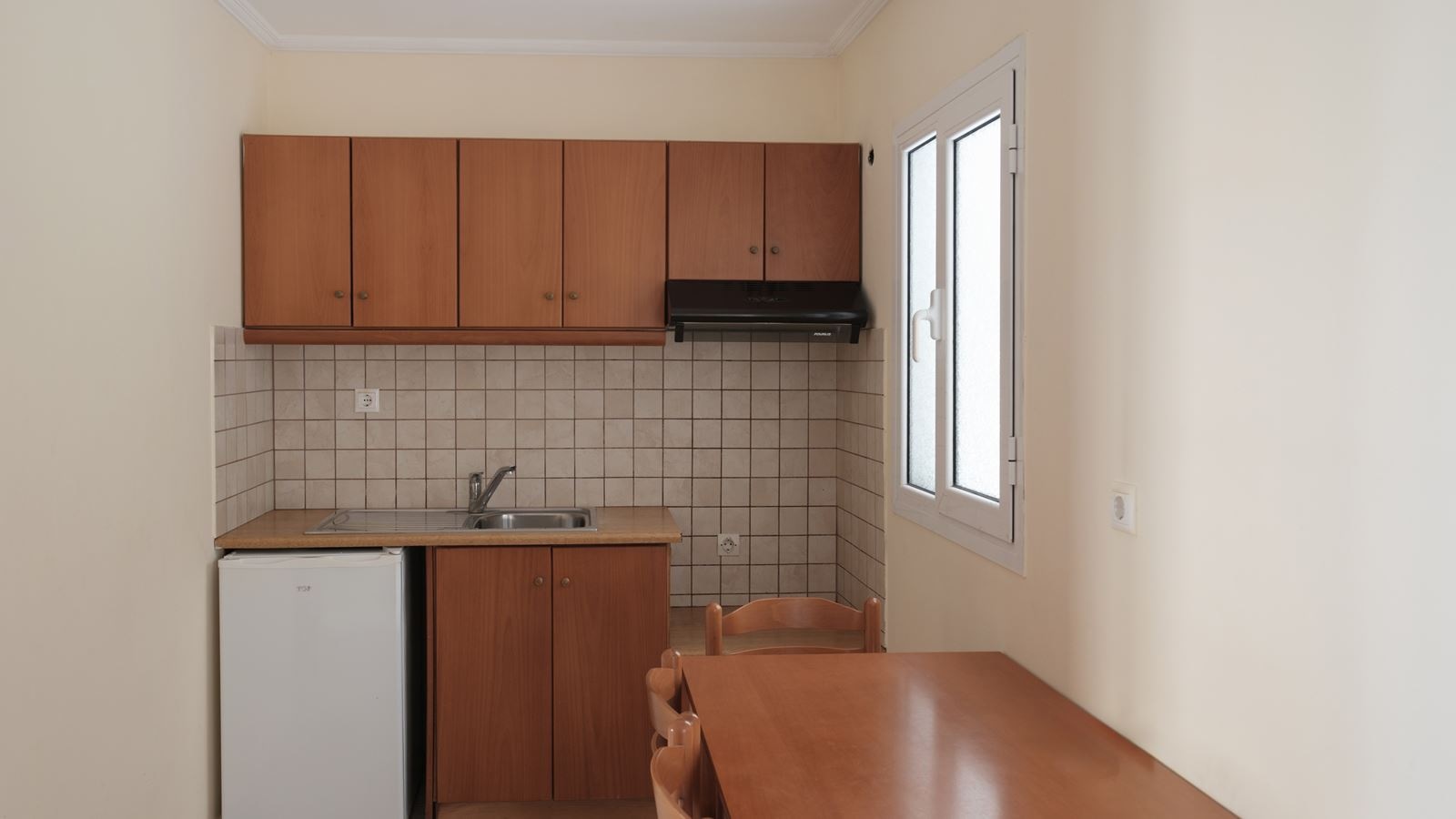 rooms-apartment-2-bedrooms-balcony-or-terrace