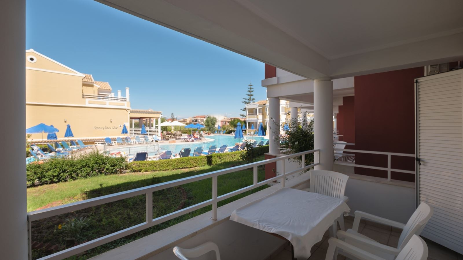 rooms-apartment-2-bedrooms-balcony-or-terrace