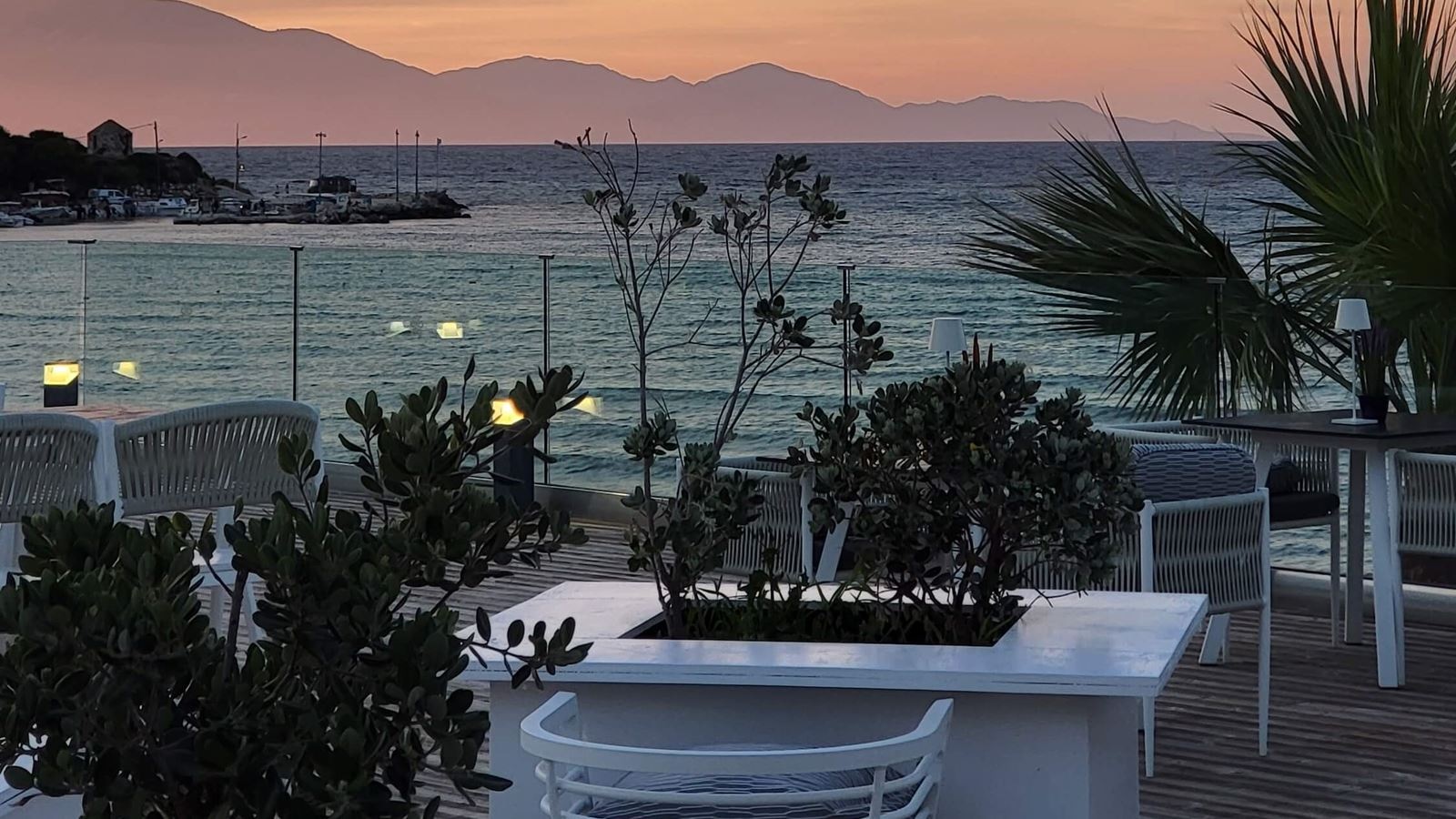 restaurants-the-seasky-bar-restaurant