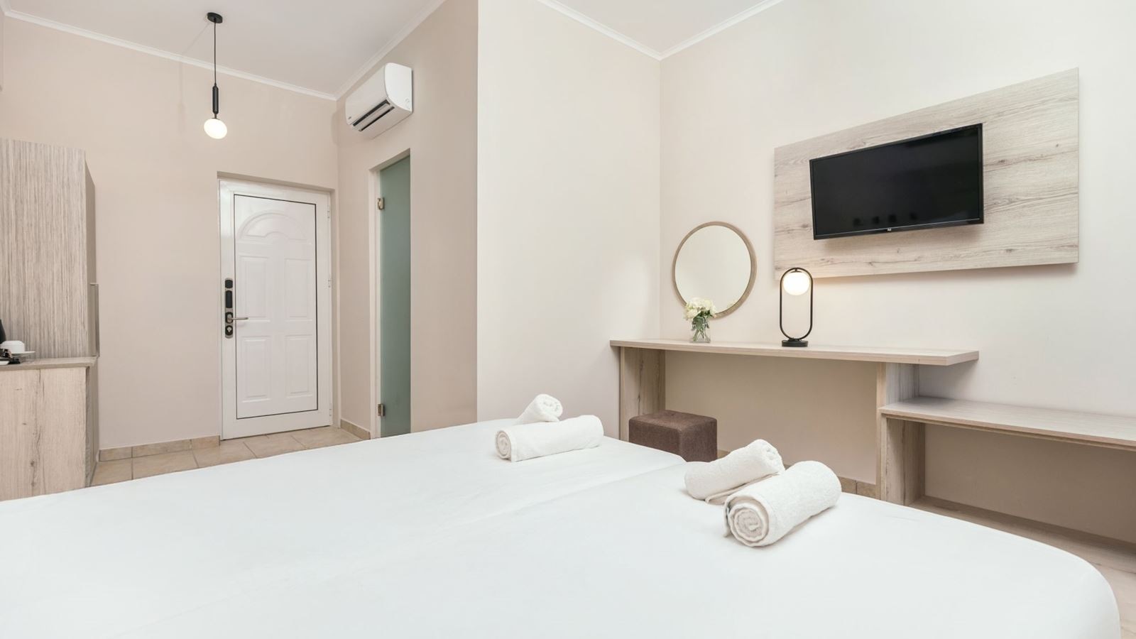 rooms-double-room-annex-balcony