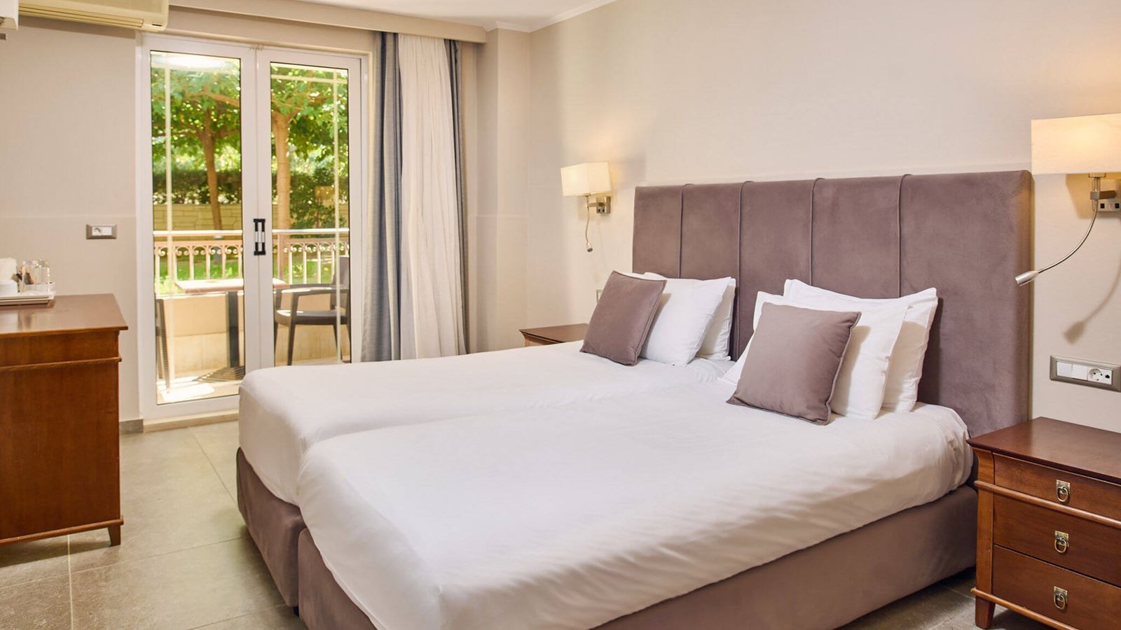 rooms-double-room-balcony