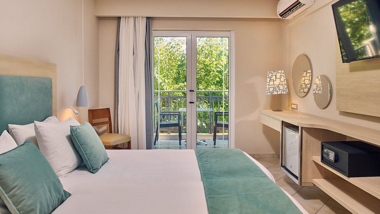 rooms-double-room-balcony