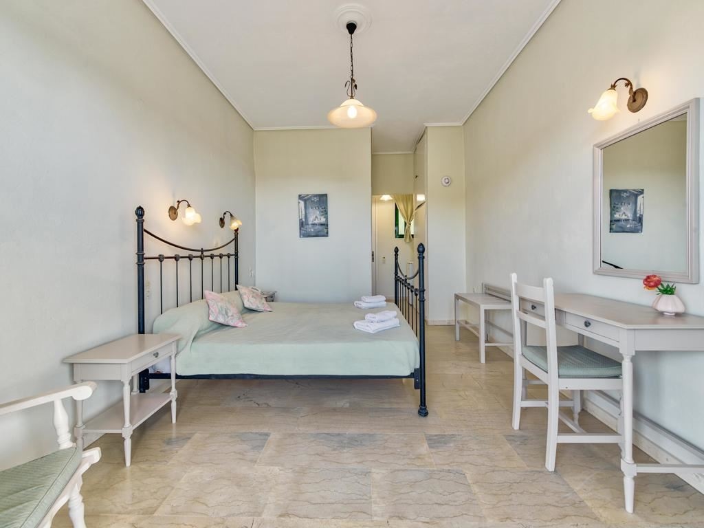 rooms-double-room-standard-balcony