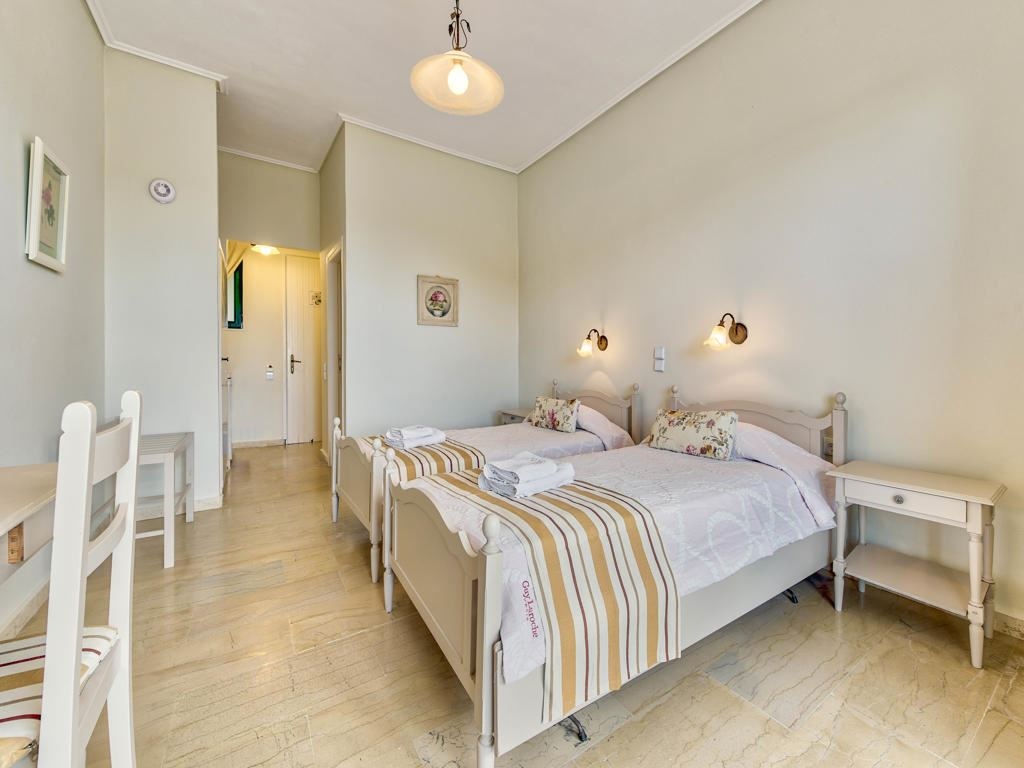 rooms-double-room-standard-balcony