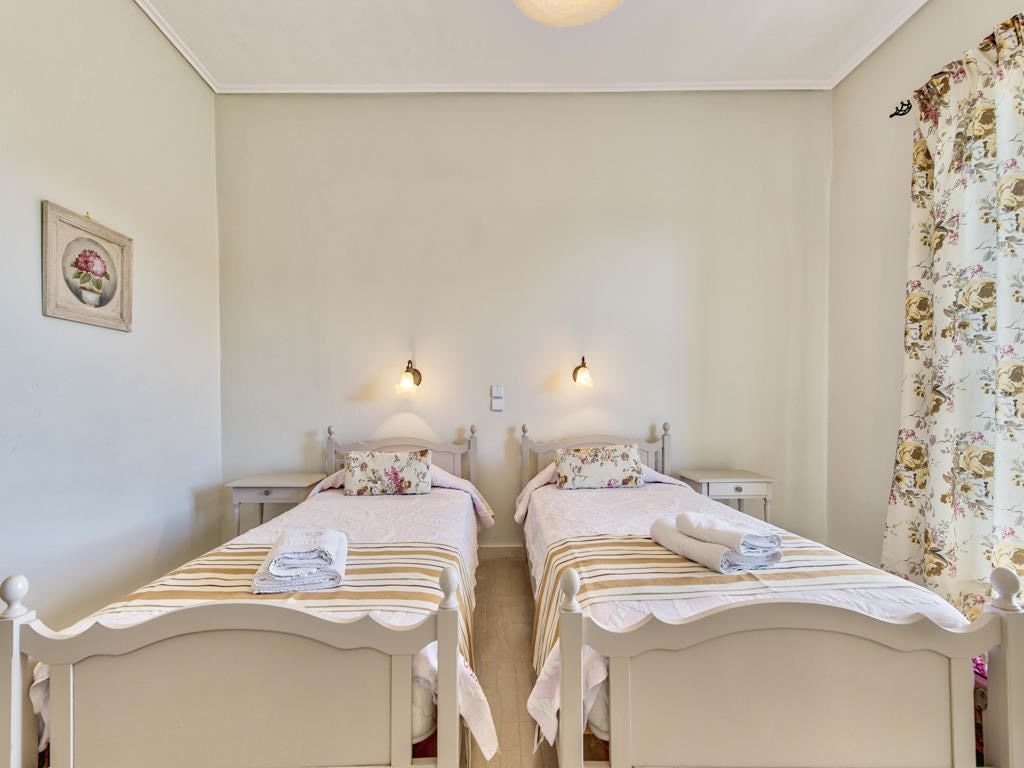 rooms-double-room-standard-balcony