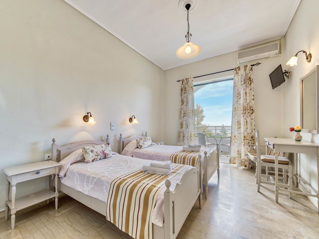 rooms-double-room-standard-balcony