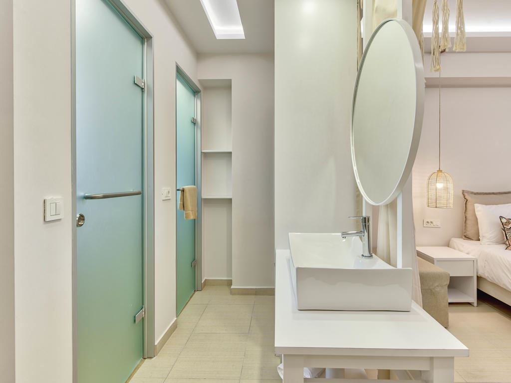 rooms-double-room-superior-balcony