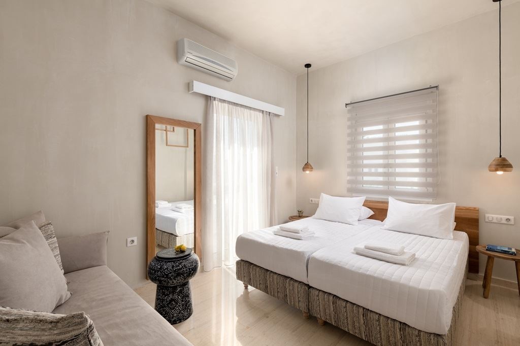 rooms-double-room-deluxe-balcony