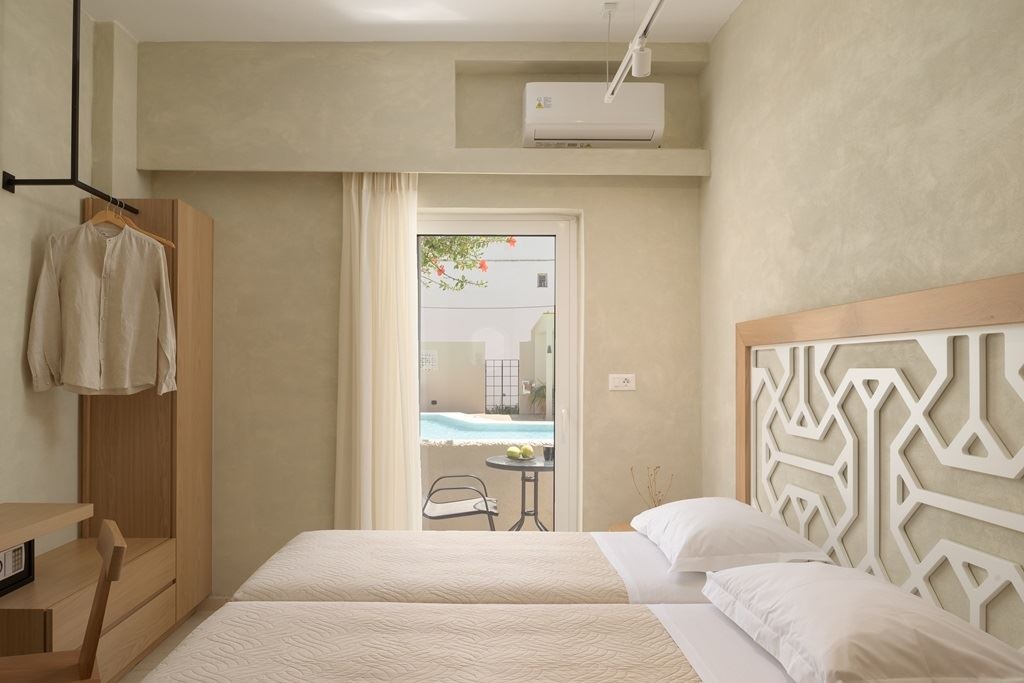 rooms-double-room-deluxe-balcony