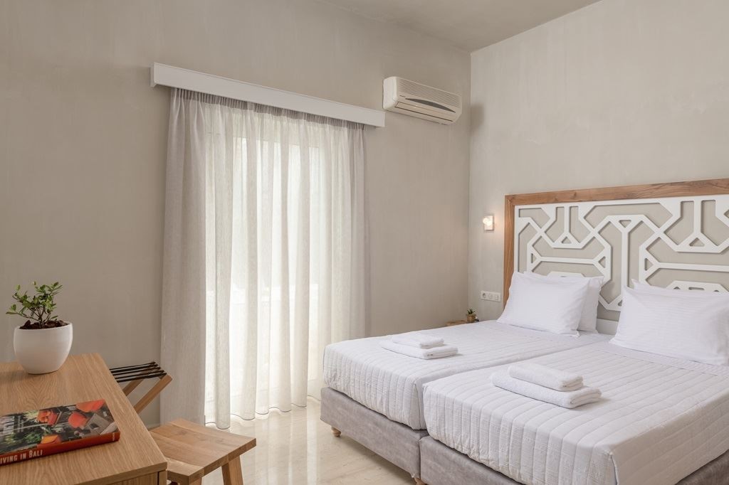 rooms-double-room-deluxe-balcony