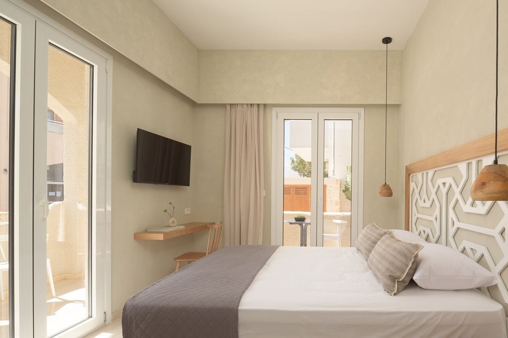 rooms-double-room-deluxe-balcony