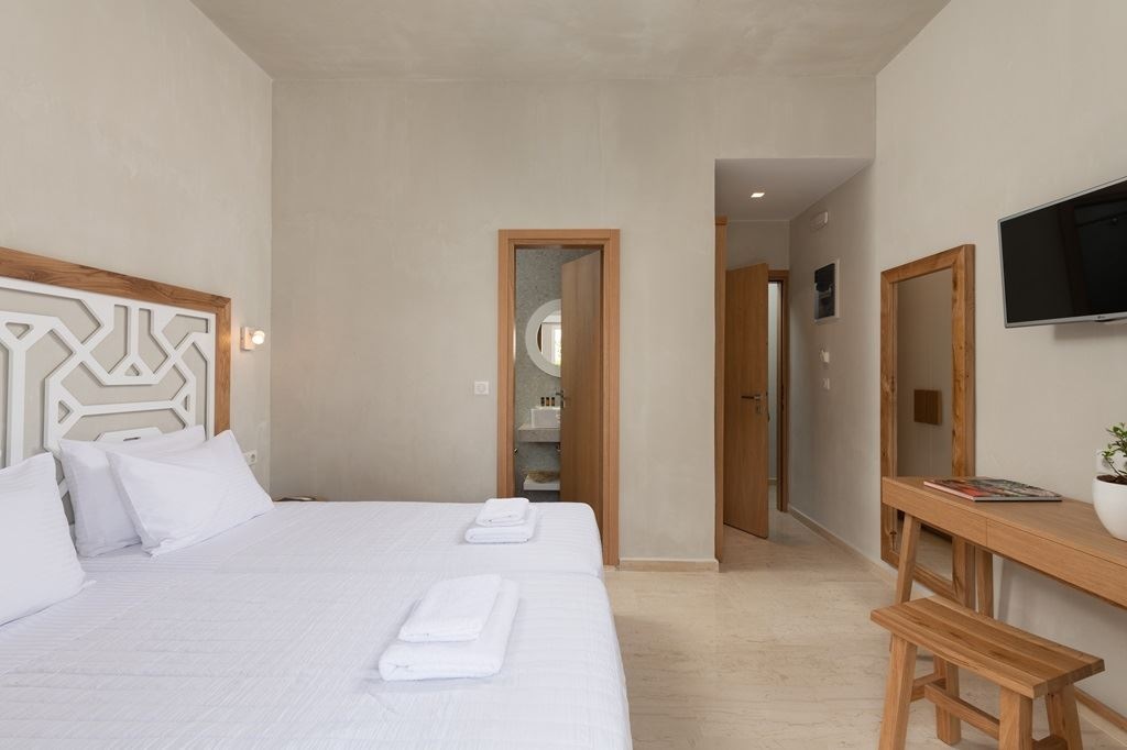 rooms-double-room-deluxe-balcony