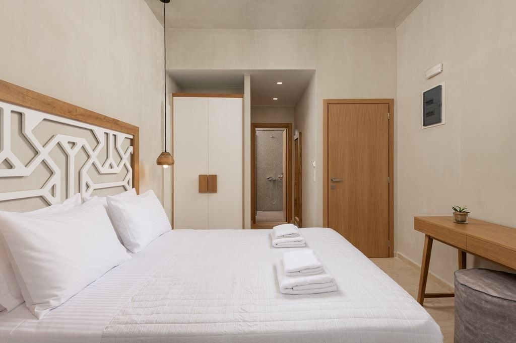 rooms-studio-deluxe-balcony