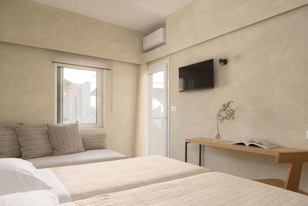 rooms-studio-deluxe-balcony