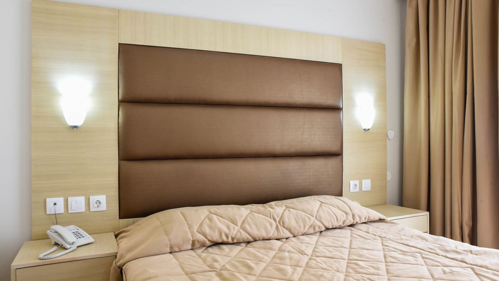 rooms-superior-apartment-balcony-or-terrace