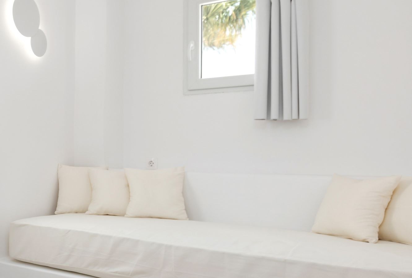 rooms-junior-suite-with-balcony