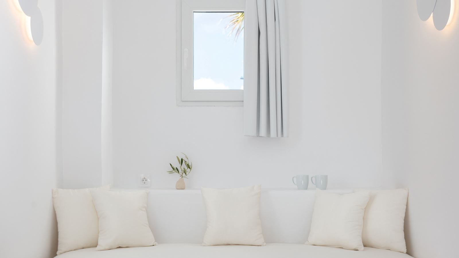 rooms-junior-suite-with-balcony