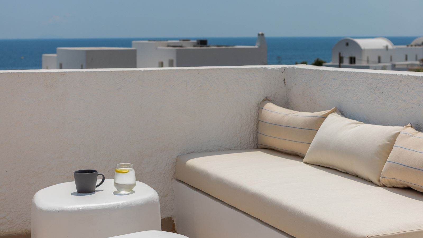rooms-junior-suite-with-balcony