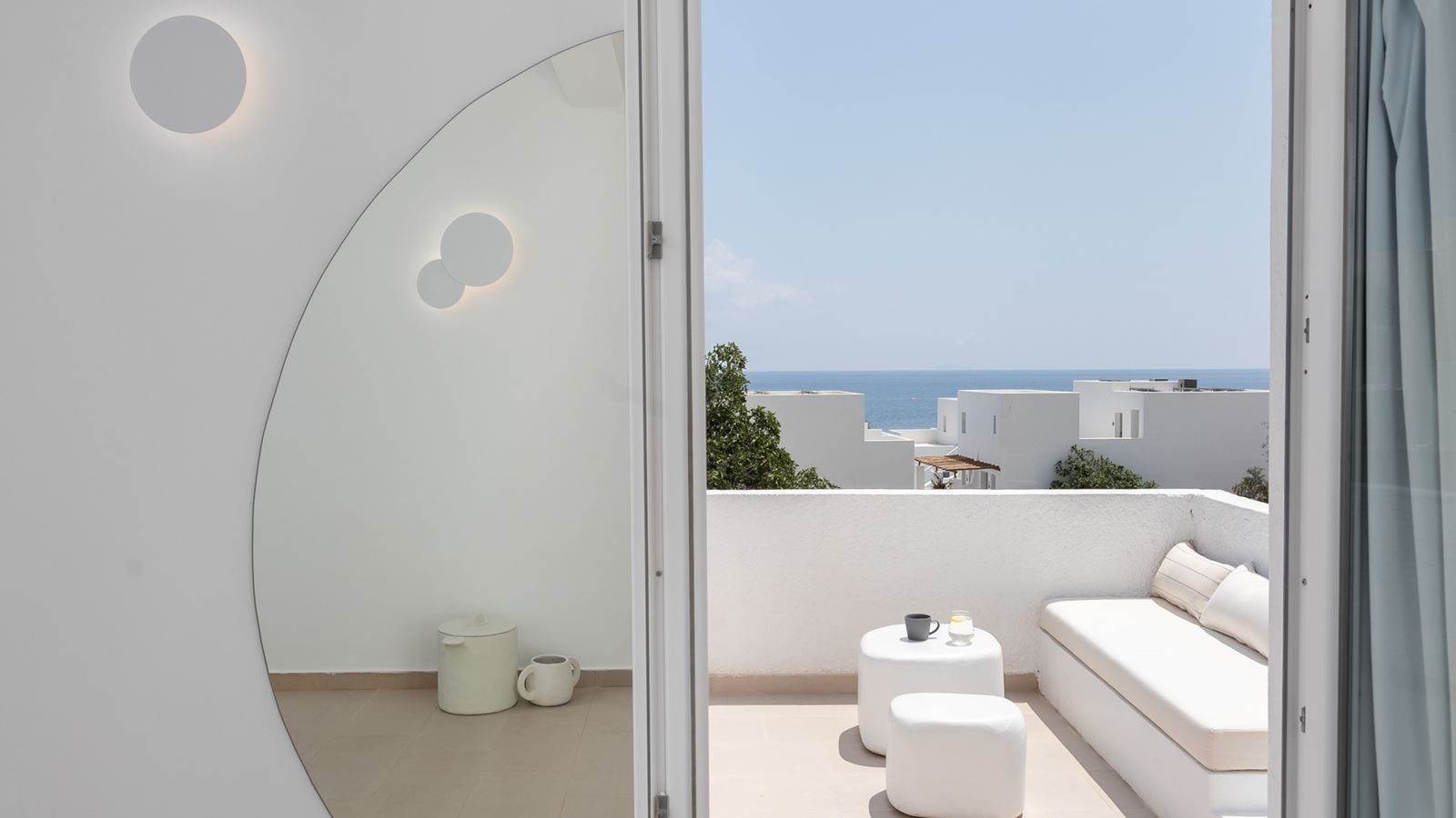rooms-junior-suite-with-balcony