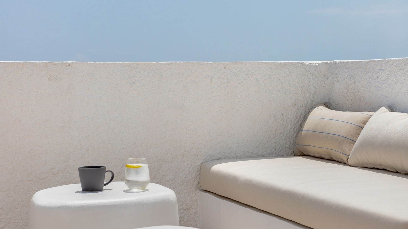 rooms-junior-suite-with-jacuzzi--sea-view