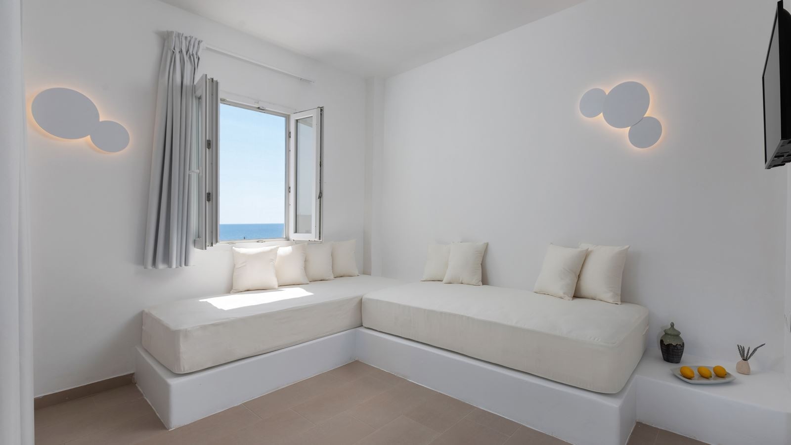 rooms-superior-room-with-pool-view